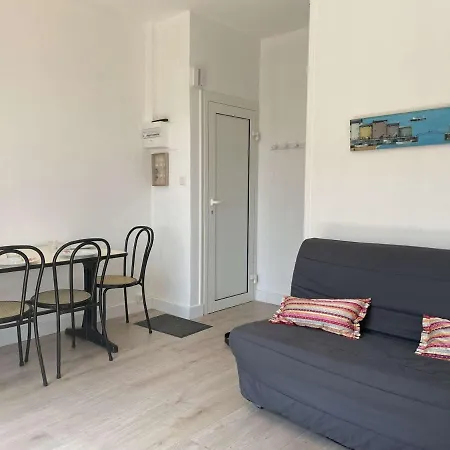 Renove 4-6 Pers A 200m De La Avec Parking Prive, Centre De Saint Pierre - Fr-1-229d-122 Apartment *