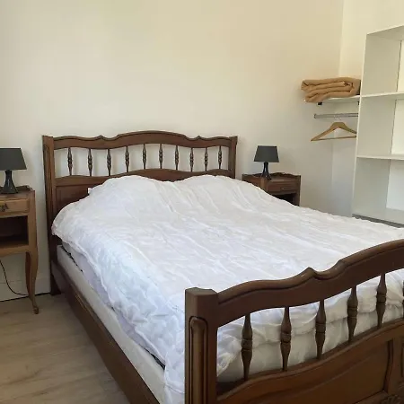 Apartment Renove 4-6 Pers A 200m De La Avec Parking Prive, Centre De Saint Pierre - Fr-1-229d-122 *