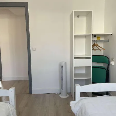Renove 4-6 Pers A 200m De La Avec Parking Prive, Centre De Saint Pierre - Fr-1-229d-122 Apartment