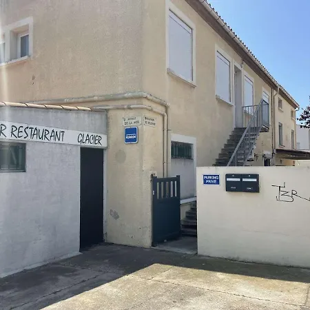 Renove 4-6 Pers A 200m De La Avec Parking Prive, Centre De Saint Pierre - Fr-1-229d-122 Fleury (Aude)