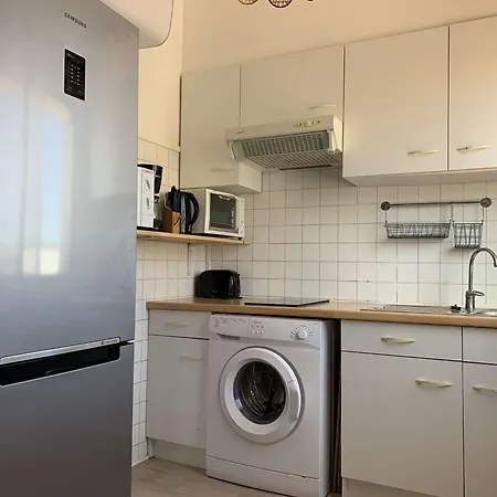 Apartment Renove 4-6 Pers A 200m De La Avec Parking Prive, Centre De Saint Pierre - Fr-1-229d-122 *
